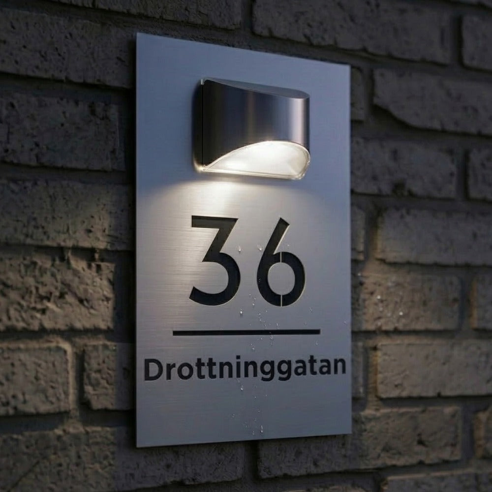 Huisnaambord op zonne-energie